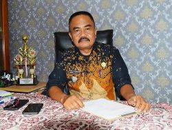 Lurah Bintara Turun Langsung Awasi Kebersihan Lingkungan