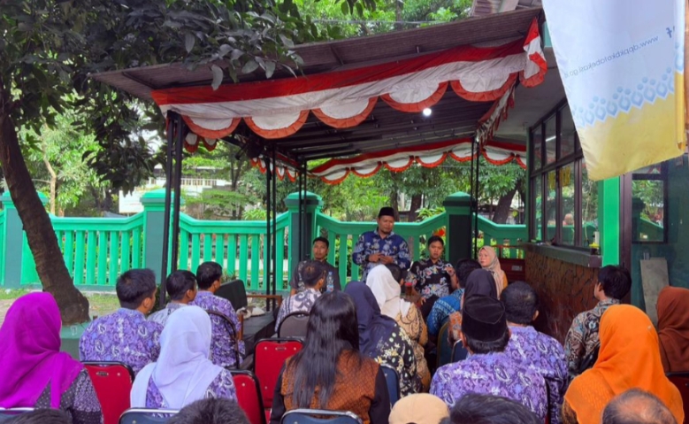 Disiplin ASN Disorot, Sekcam Rawalumbu Kumpulkan Puluhan Pegawai