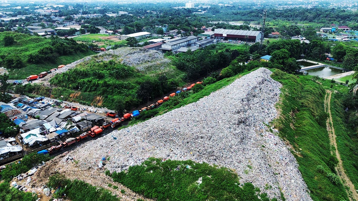TPA Sumur Batu Kota Bekasi Kerap Longsor, Sopir Truk Ketakutan
