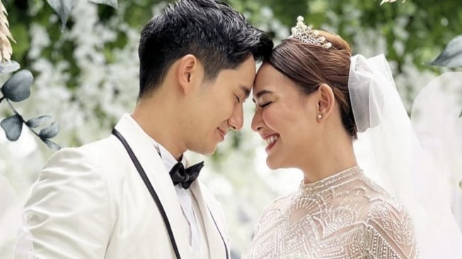 Amanda Manopo dan Kenny Austin Digosipkan Menikah Usai Jalani Baptis Bersama