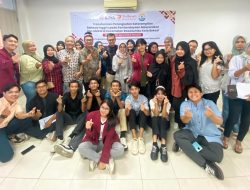 Pelaku UMKM Rawalumbu Dibekali Keterampilan Bahasa Inggris