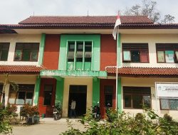 Gedung SMP 62 Kota Bekasi Membahayakan Siswa