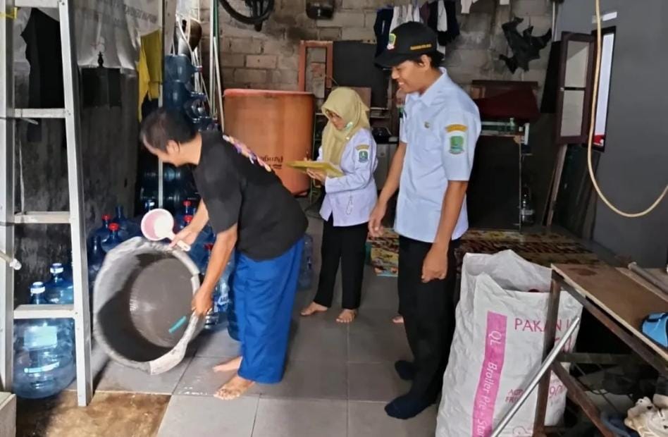 Kelurahan Jatiraden Gencarkan Survei Jentik Nyamuk