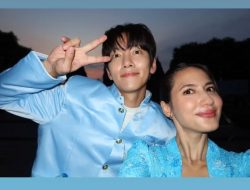 Ji Chang Wook dan Pevita Pearce Tampil Serasi Kenakan Busana Adat Jawa di Candi Prambanan