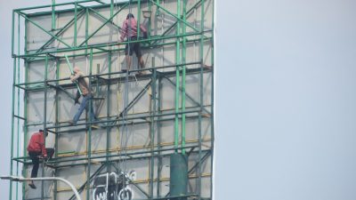 Satpol PP Kota Bekasi Tertibkan Reklame dan Banner Tak Berizin