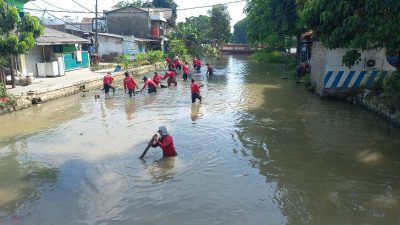 Tim Gabungan ‘Gerebek Kali’ di Margamulya