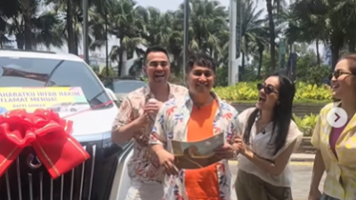 Nggak Main-main! Raffi Ahmad Hadiahi Irfan Hakim Mobil Listrik Mewah, Harganya Bikin Melongo