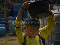 Suhu 37 Derajat, Siang di Bekasi Terasa Seperti Berada di Dalam Oven
