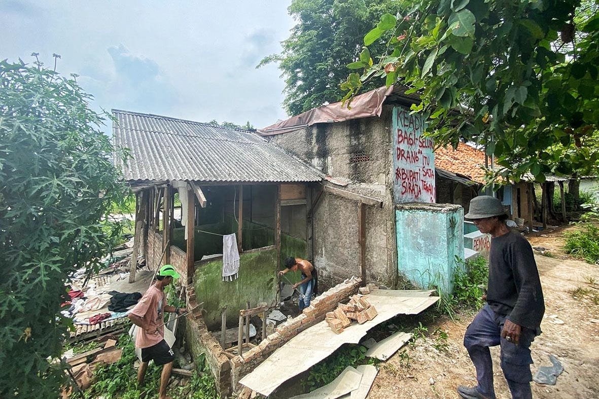 “Bupati si Raja Tega”, Luapan Kekecewaan Warga SS Sukatani Jelang Penertiban