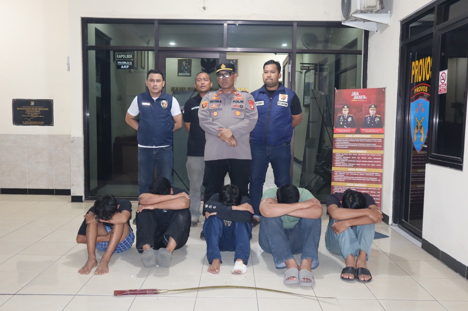 Polisi Amankan Lima Remaja Bawa Celurit – Tramadol di Serangbaru