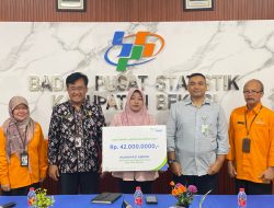 BPJS Ketenagakerjaan Berikan Santunan JKM kepada Ahli Waris Petugas Wilkerstat BPS Kabupaten Bekasi