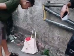 Jasad Bayi Ditemukan Terbungkus Plastik Tergantung di Portal Gang Pekayon Jaya
