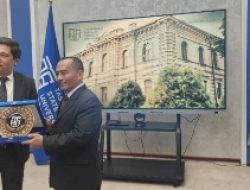 Diskusi Cyber Law Bareng Rektor, Wakil dan Dekan, Ditutup Kulineran Khas Uzbekistan