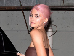 Lip Kit Viral 2010-an Comeback! Kylie Jenner Bikin Kejutan di Ulang Tahun ke-10 Kylie Cosmetic