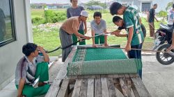 Peringati Hari Santri Nasional, Santri Pondok Pesantren Darul Ikhlas Bekasi Aksi Bersihkan Masjid
