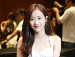 6 Tahun Vakum Usai Skandal Bullying, Lee Naeun Akhirnya Muncul Lagi di Depan Publik