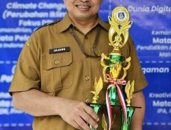 Berkat Program “27 Voice”, Jajang Raih Predikat Kepala Sekolah Berdedikasi