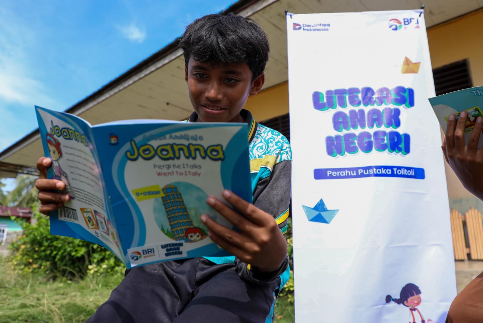 Dukung Tujuan Pembangunan Berkelanjutan, BRI Peduli Salurkan Perahu Literasi di Wilayah Pesisir Tolitoli