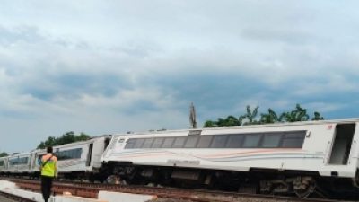 KA Purwojaya Anjlok di Kedunggede, KAI Ubah Pola Operasi Jalur Bekasi
