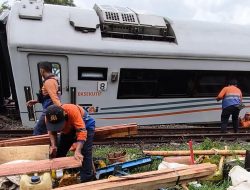 KAI Selidiki Penyebab Anjloknya Kereta Purwojaya di Kedungwaringin Bekasi