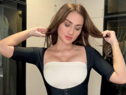 Tengku Dewi Pamer Body Seksi Hasil Oplas di Korea, Berujung Dihujat Netizen!