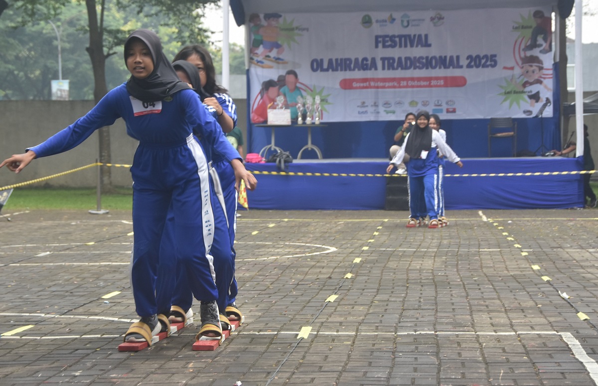 Hari Sumpah Pemuda, Ribuan Siswa di Bekasi Ikuti Lomba Permainan Tradisional