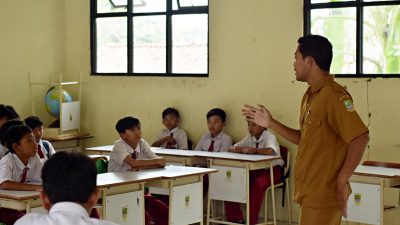 Kabupaten Bekasi Krisis Guru Bahasa Inggris