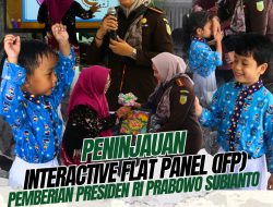 Kajari Kota Bekasi meninjau langsung proses penyaluran dan penggunaan Interactive Flat Panel (IFP) pemberian Presiden RI Prabowo Subianto
