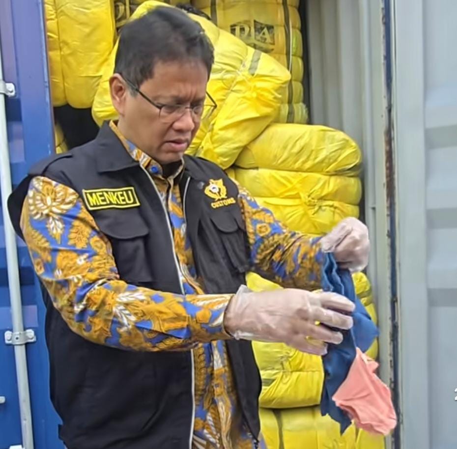 Sidak ke Cikarang, Menkeu Purbaya Tegaskan Setop Impor Pakaian Ilegal 