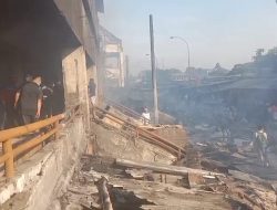 45 Kios PKL Pasar Cikarang Ludes Terbakar