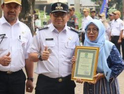 Camat Jatiasih Lantik Ketua RW Baru dan Beri Penghargaan untuk Mendiang Mantan Ketua RW