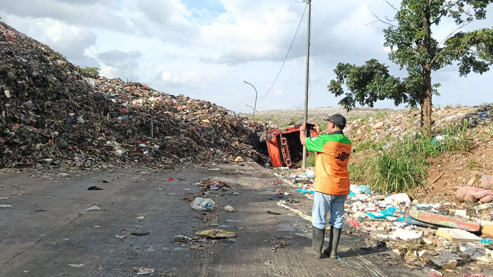 Wakil Wali Kota Bekasi Klaim Longsor Gunungan Sampah TPST Bantargebang Sudah Teratasi