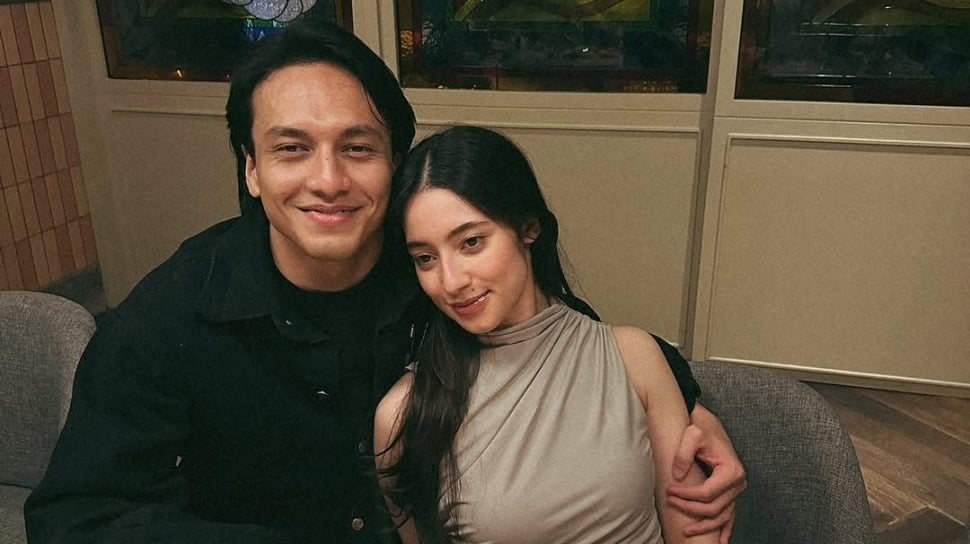 Live Game Jadi Bukti Balikan? Momen Panik Jefri Nichol Saat Ditelepon Ameera Khan Jadi Sorotan