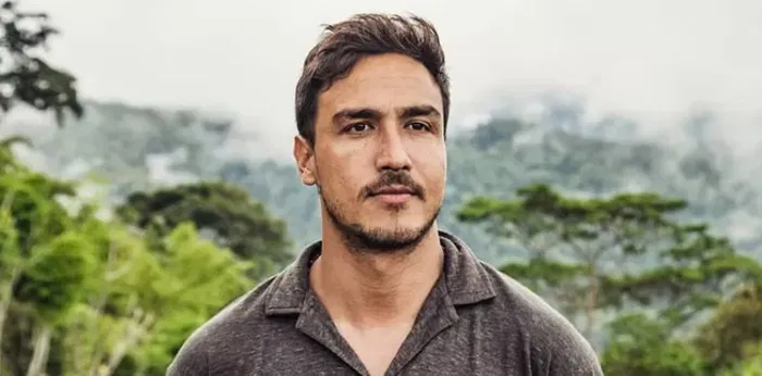 Di Tengah Isu Perceraian dengan Raisa, Hamish Daud Umumkan Kabar Duka