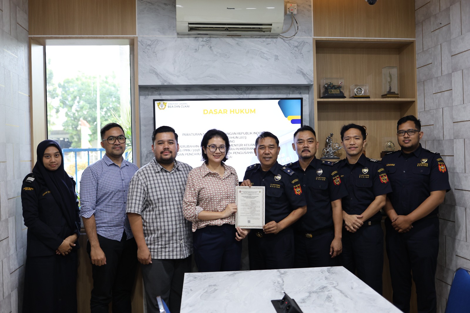 Dorong Tertib Usaha, Bea Cukai Bekasi Terbitkan NPPBKC untuk PT Amartha Boga Lestari