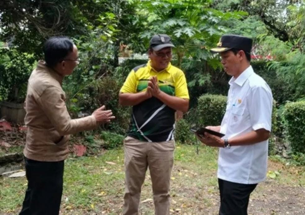 Lurah Padurenan Rutin Pantau Titik Rawan Banjir