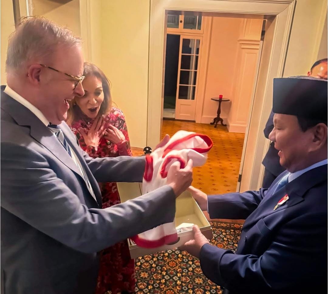 Prabowo Beri Hadiah Balik untuk Toto Anjing Kesayangan PM Albanese: Kaos Merah Putih dan Tali