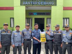 Anggota Linmas Bantar Gebang Dapat Jatah 10 Kg Beras