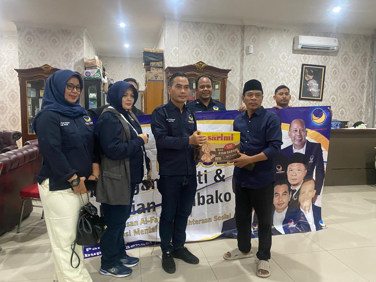 HUT Partai NasDem, Pengurus di Bekasi Salurkan Sembako untuk ODGJ