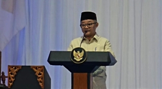 Ini Alasan Mendikdasmen Pilih SMPN 4 Bekasi Lokasi Peluncuran Smartboard Nasional Diresmikan Presiden Prabowo