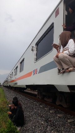 KA Bangunkarta Tujuan Jakarta Alami Gangguan Lokomotif di Lintasan Ciledug-Sindang Laut
