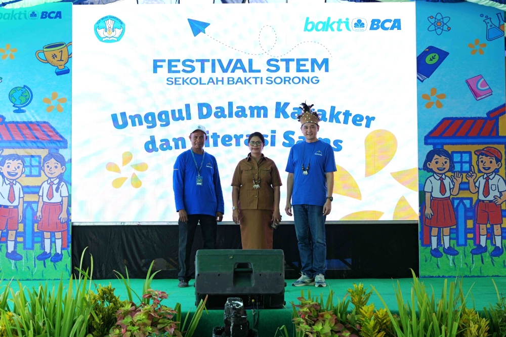 Festival STEM Sekolah Bakti BCA Hadir di Sorong, Dorong Kreativitas Siswa dan Perkuat Kompetensi Guru