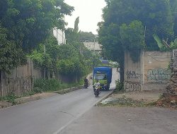 “Leher Botol” di Jalan Pangkalan 2 Membahayakan Pengendara