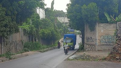 “Leher Botol” di Jalan Pangkalan 2 Membahayakan Pengendara