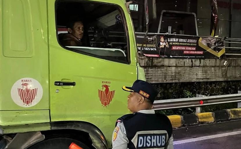 Dishub Bersama TNI-Polri Cegah Truk Tanah Masuk Jalan Arteri Kota Bekasi Sebelum 00.00 WIB
