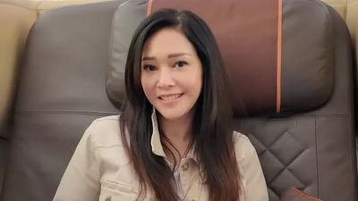 Pesawat Turbulensi, Maia Estianty Tak Panik Malah Santai Seolah Tak Terjadi Apa-apa!