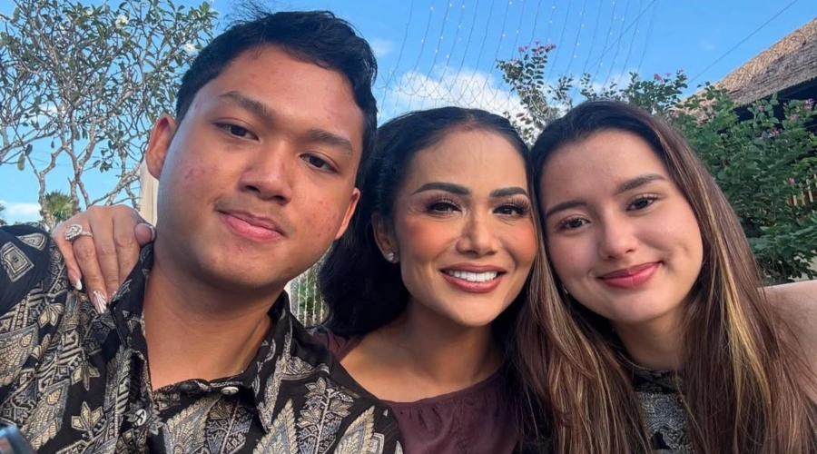 Fix Menikah 2026? Kris Dayanti Beberkan Rencana Besar Azriel dan Sarah Menzel