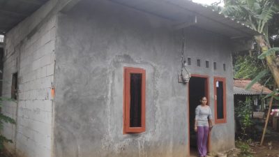 Setelah Lima Tahun Mengajukan, Warga Jatisampurna Akhirnya Terima Bantuan Rutilahu