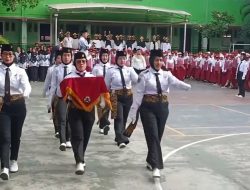 Istimewa! Orangtua Jadi Petugas Upacara Hari Guru di SDN Jatimakmur V