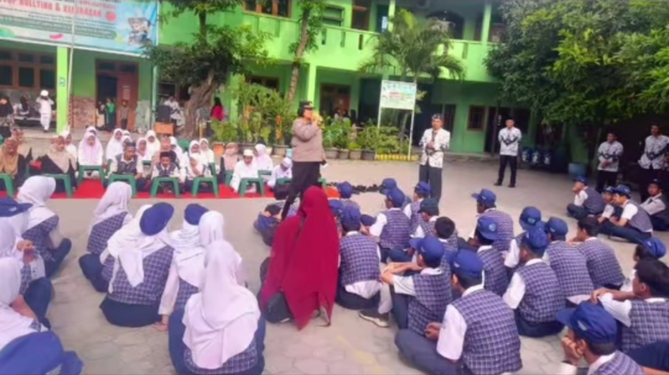 Polisi Turun ke Sekolah, Siswa SMP PGRI Dibekali Penyuluhan Soal Perundungan